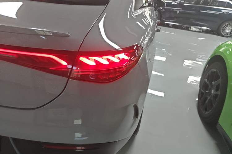 Used Mercedes-Benz EQE 2022 350 Luxury Edition Right Rear Taillight