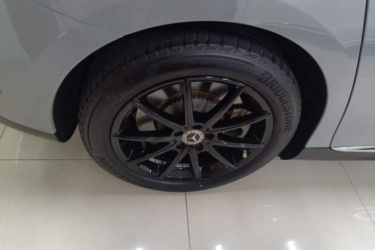 Used Mercedes-Benz EQE 2022 350 Pioneer Edition Right Rear Wheel Hub
