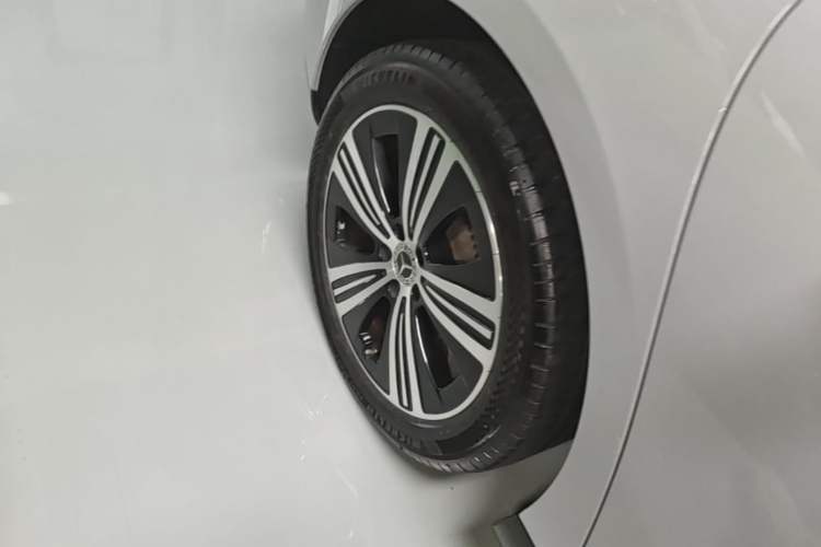 Used Mercedes-Benz EQE 2022 350 Luxury Edition Right Rear Wheel Hub