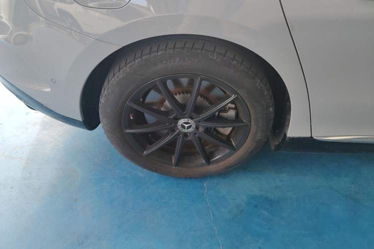 Used Mercedes-Benz EQE 2022 350 Pioneer Edition Right Rear Wheel Hub