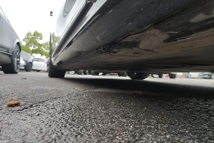 Used Mercedes-Benz EQE 2022 350 Luxury Edition Right Side Sill