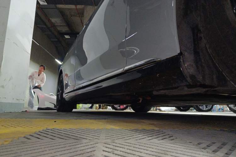 Used Mercedes-Benz EQE 2022 350 Pioneer Edition Right Side Sill