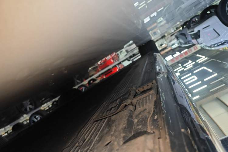 Used Mercedes-Benz EQE 2022 350 Luxury Edition Right Side Sill