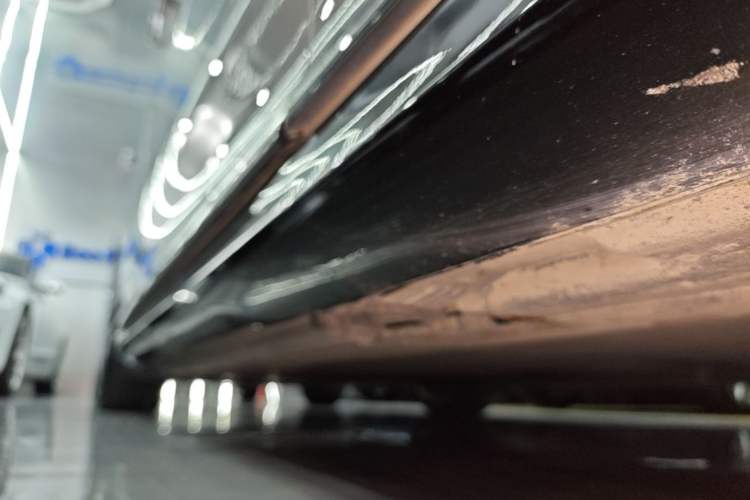 Used Mercedes-Benz EQE 2022 350 First Edition Special Version Right Side Sill