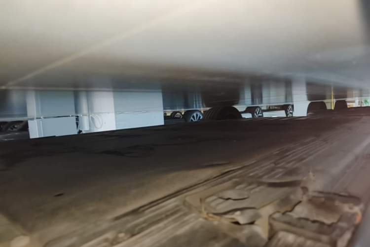 Used Mercedes-Benz EQE 2022 350 Luxury Edition Right Side Sill