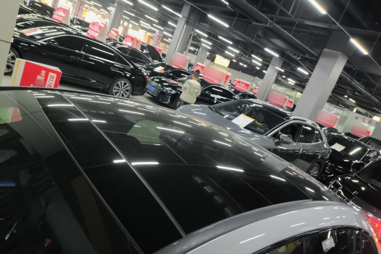 Used Mercedes-Benz EQE 2022 350 First Edition Special Version Roof