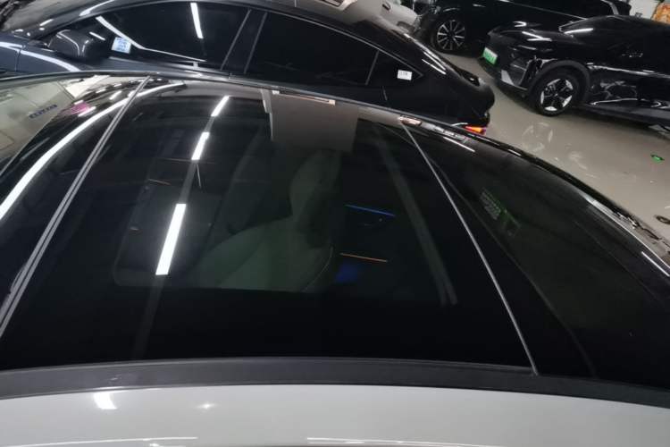 Used Mercedes-Benz EQE 2022 350 Luxury Edition Roof