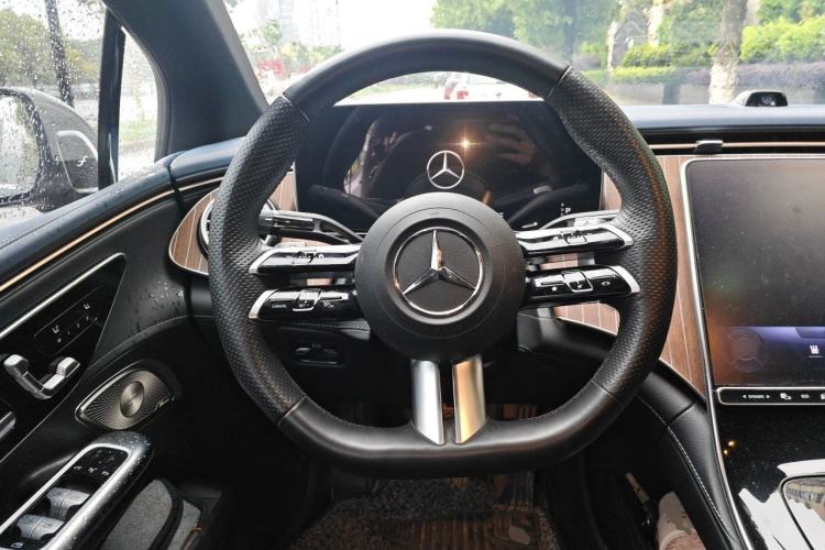 Used Mercedes-Benz EQE 2022 350 Pioneer Edition Steering Wheel