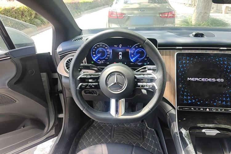 Used Mercedes-Benz EQE 2022 350 Pioneer Edition Steering Wheel