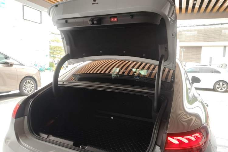 Used Mercedes-Benz EQE 2022 350 Pioneer Edition Trunk