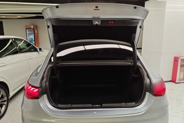 Used Mercedes-Benz EQE 2022 350 Luxury Edition Trunk