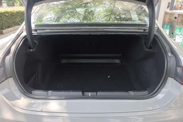 Used Mercedes-Benz EQE 2022 350 Pioneer Edition Trunk