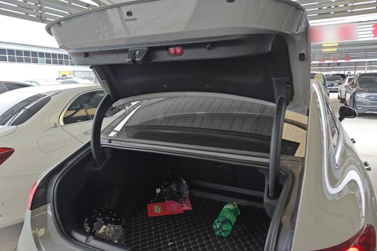 Used Mercedes-Benz EQE 2022 350 Luxury Edition Trunk