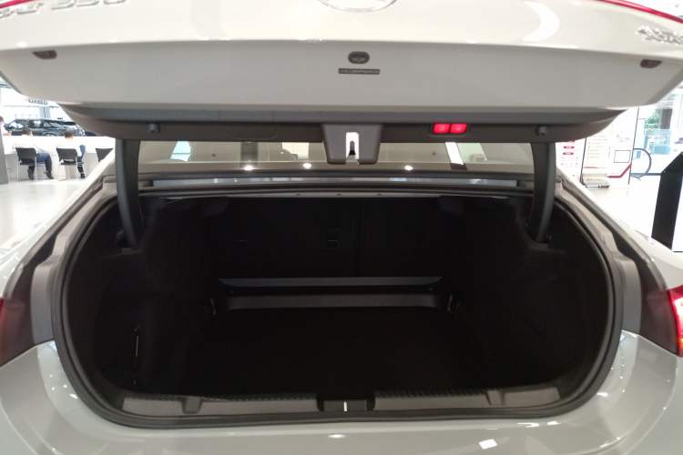 Used Mercedes-Benz EQE 2022 350 First Edition Special Version Trunk
