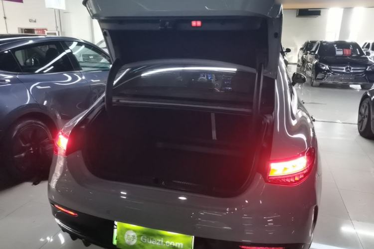 Used Mercedes-Benz EQE 2022 350 Luxury Edition Trunk