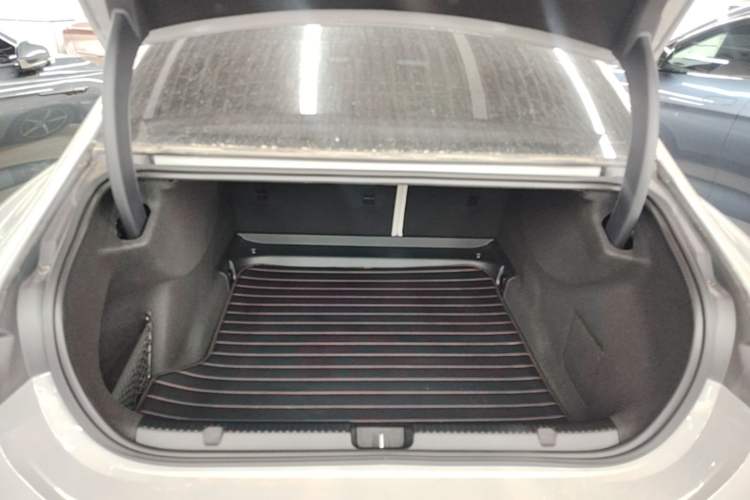 Used Mercedes-Benz EQE 2022 350 First Edition Special Version Trunk
