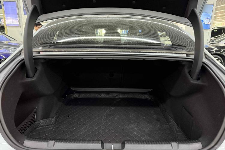 Used Mercedes-Benz EQE 2022 350 Luxury Edition Trunk