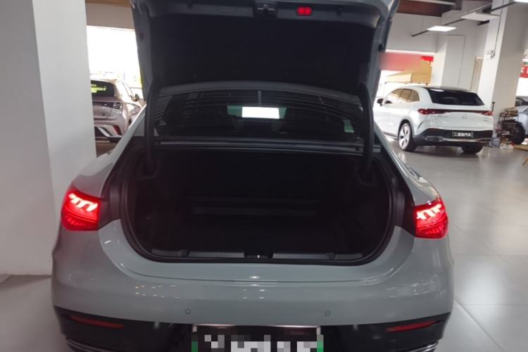 Used Mercedes-Benz EQE 2022 350 Luxury Edition Trunk