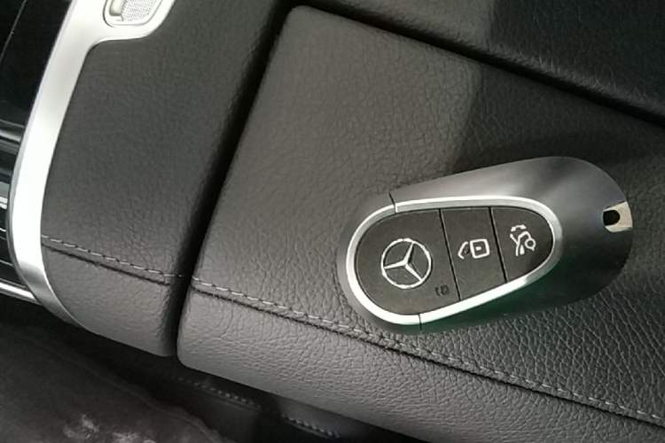 Used Mercedes-Benz EQE 2022 350 Luxury Edition Vehicle Key