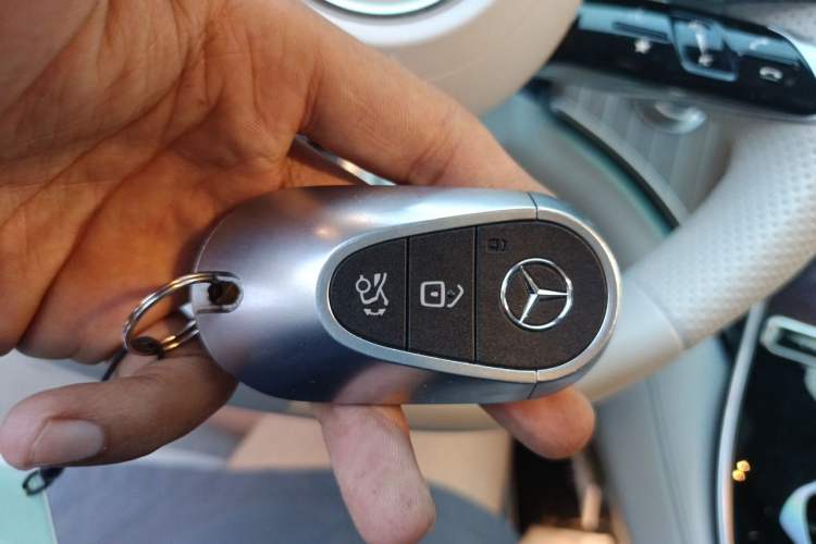 Used Mercedes-Benz EQE 2022 350 Pioneer Edition Vehicle Key