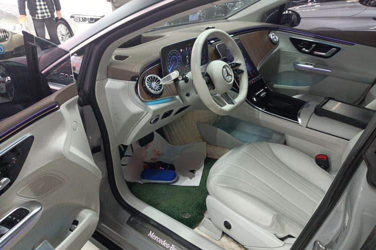 Used Mercedes-Benz EQE 2022 350 Luxury Edition Driver Seat