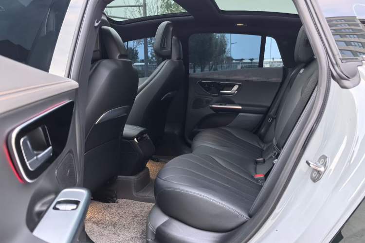 Used Mercedes-Benz EQE 2022 350 First Edition Special Version Interior 3