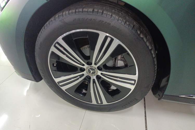 Used Mercedes-Benz EQE 2022 350 Luxury Edition Left Front Wheel Hub