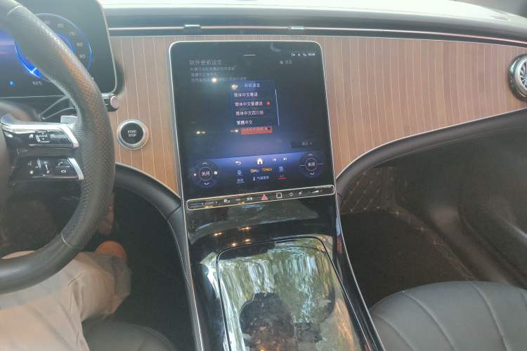 Used Mercedes-Benz EQE 2022 350 Luxury Edition Audio And AC Panel