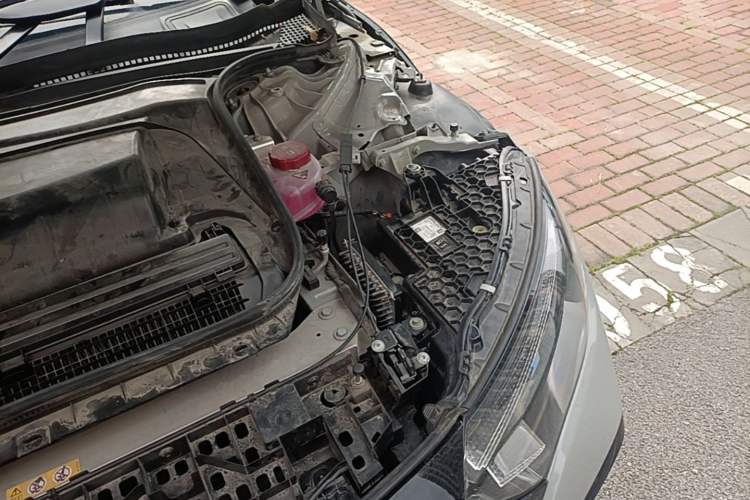 Used Mercedes-Benz EQE 2022 350 First Edition Special Version Engine Bay Left