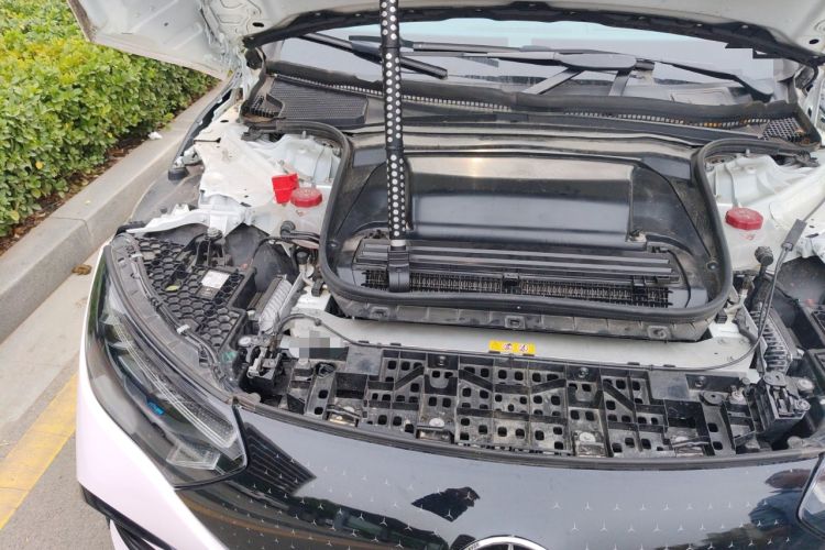 Used Mercedes-Benz EQE 2022 350 First Edition Special Version Engine Bay Right