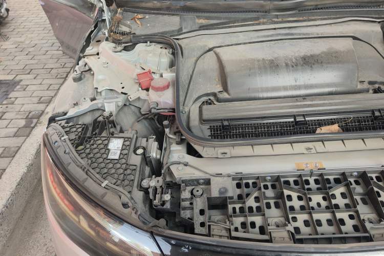 Used Mercedes-Benz EQE 2022 350 Luxury Edition Engine Bay Right