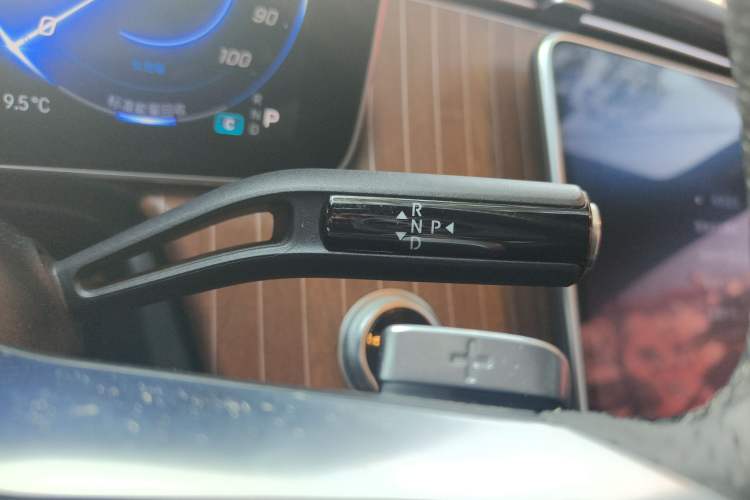 Used Mercedes-Benz EQE 2022 350 Luxury Edition Gear Lever