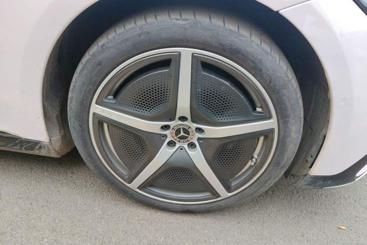 Used Mercedes-Benz EQE 2022 350 First Edition Special Version Right Front Wheel Hub
