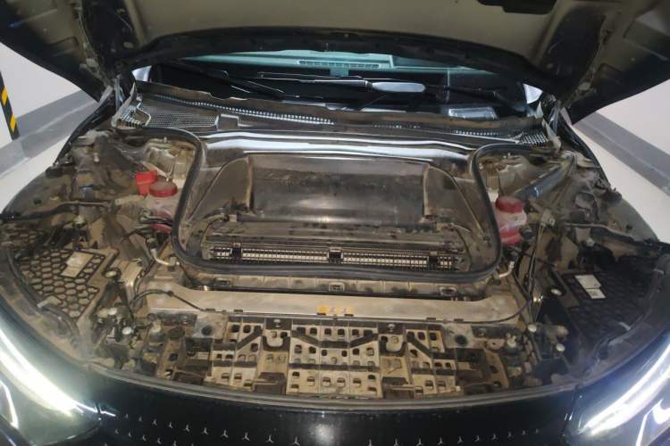 Used Mercedes-Benz EQE 2022 350 Luxury Edition Engine Bay