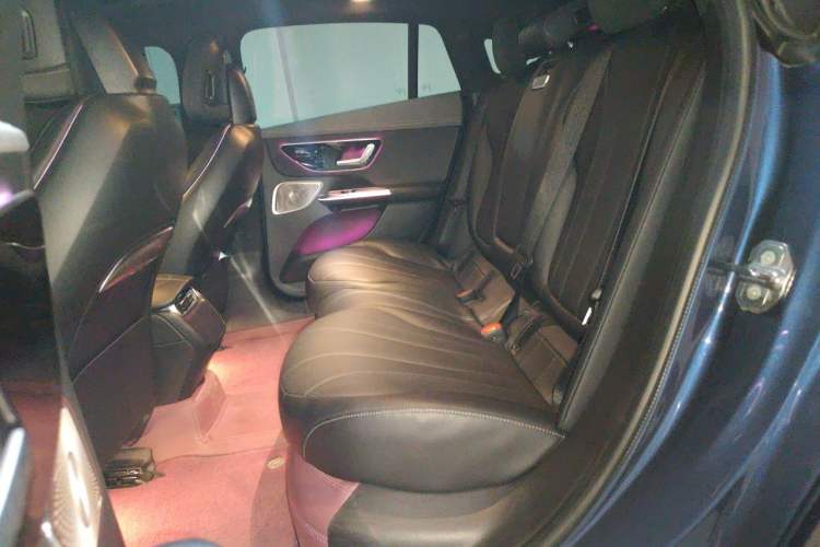 Used Mercedes-Benz EQE 2022 350 Luxury Edition Left Rear Seat