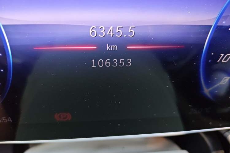 Used Mercedes-Benz EQE 2022 350 First Edition Special Version Odometer Close Up