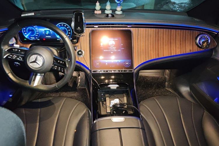 Used Mercedes-Benz EQE 2022 350 Luxury Edition Center Console