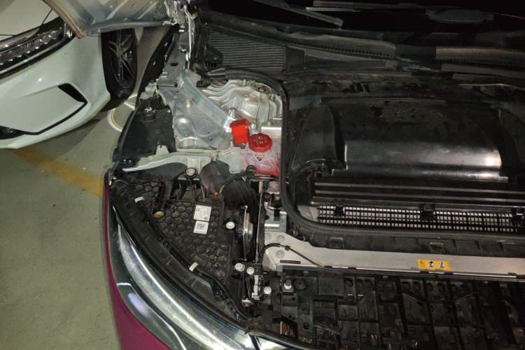 Used Mercedes-Benz EQE 2022 350 Luxury Edition Engine Bay Right