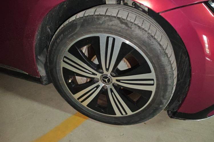 Used Mercedes-Benz EQE 2022 350 Luxury Edition Right Front Wheel Hub