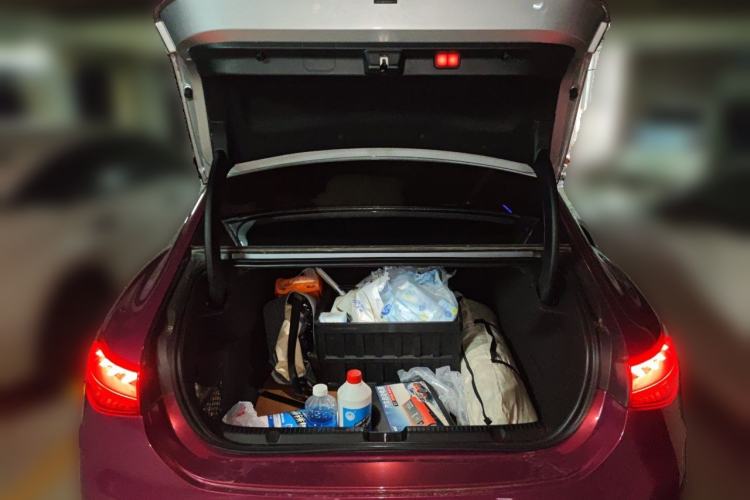 Used Mercedes-Benz EQE 2022 350 Luxury Edition Trunk