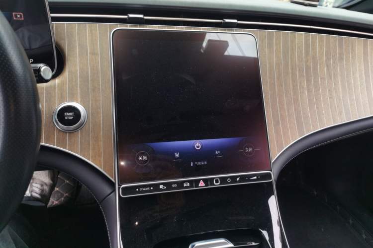 Used Mercedes-Benz EQE 2022 350 Luxury Edition Audio And AC Panel