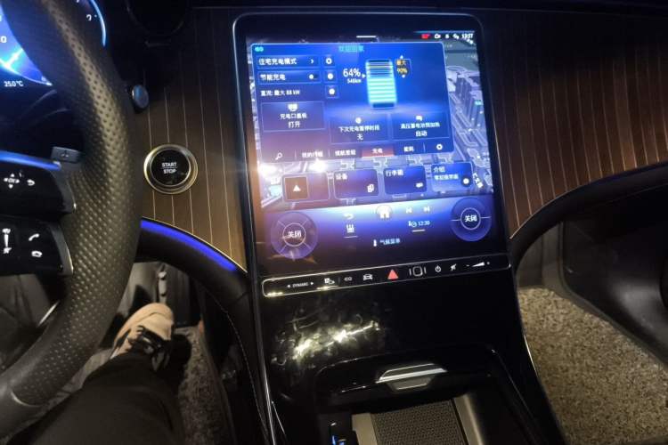 Used Mercedes-Benz EQE 2022 350 Luxury Edition Audio And AC Panel