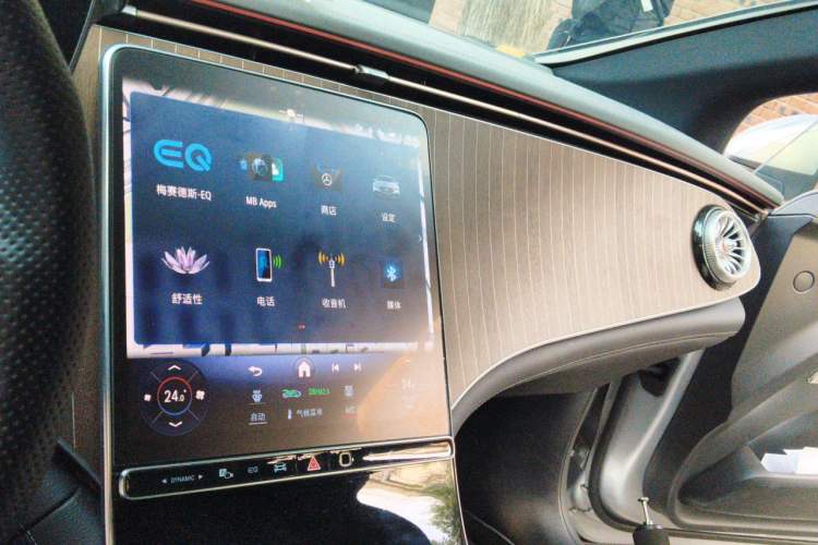 Used Mercedes-Benz EQE 2022 350 Pioneer Edition Audio And AC Panel