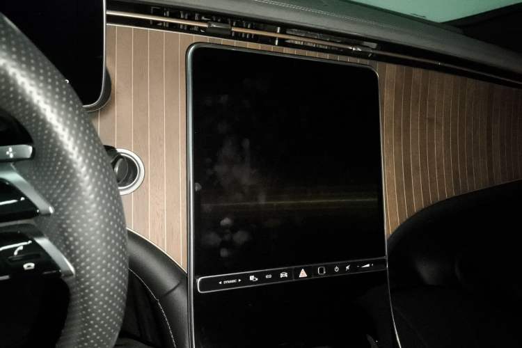 Used Mercedes-Benz EQE 2022 350 Luxury Edition Audio And AC Panel