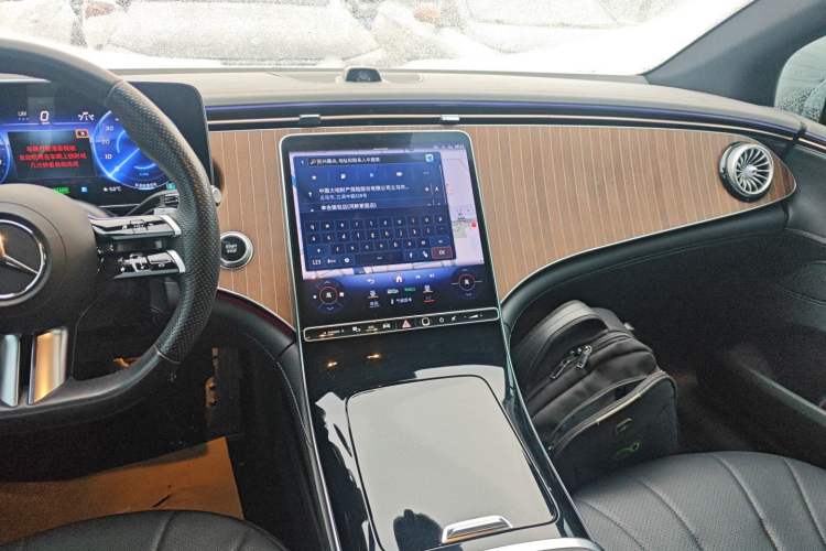 Used Mercedes-Benz EQE 2022 350 Pioneer Edition Audio And AC Panel