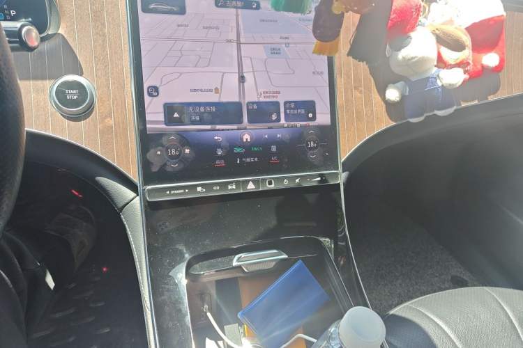 Used Mercedes-Benz EQE 2022 350 Luxury Edition Audio And AC Panel