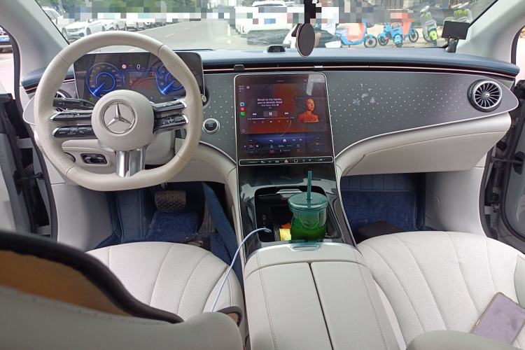 Used Mercedes-Benz EQE 2022 350 First Edition Special Version Center Console