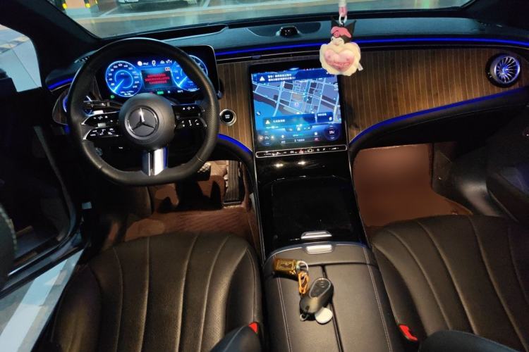 Used Mercedes-Benz EQE 2022 350 Luxury Edition Center Console