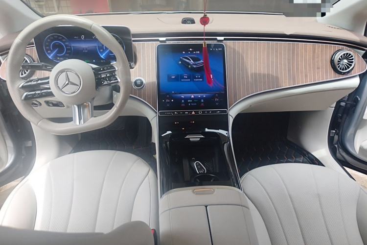 Used Mercedes-Benz EQE 2022 350 Pioneer Edition Center Console