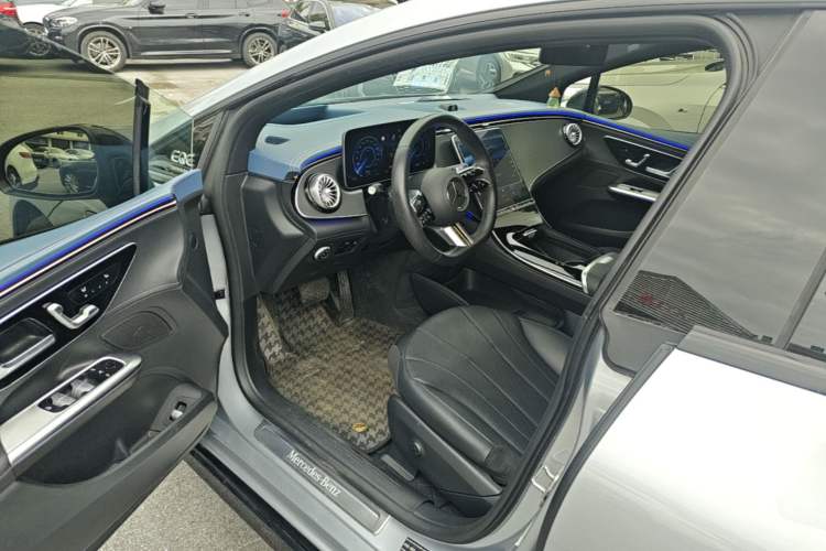 Used Mercedes-Benz EQE 2022 350 First Edition Special Version Driver Seat